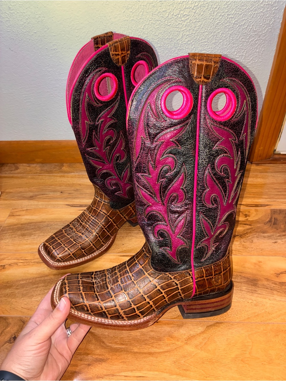 Ariat Women's Chute Out Boot-Antique Tan Croc/Crackled Teagenta Cowgirl- size 7B - Picture 2 of 11